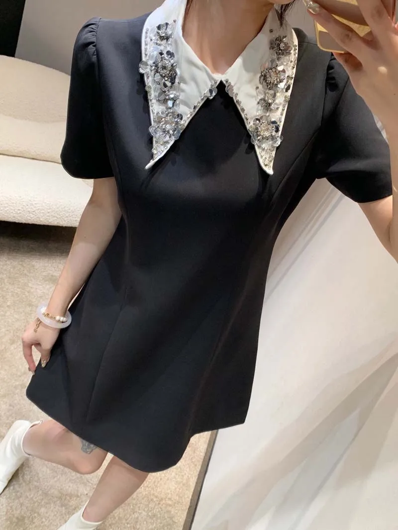 

Luxury style, fashionable, casual trend, versatile daily commuting, age reducing, slimming effect, diamond lapel dress