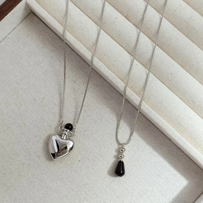 ΠΠ΅Π½ΡΠΊΠΎΠ΅ ΠΠ°ΡΡΠ½Π½ΠΎΠ΅ ΠΎΠΆΠ΅ΡΠ΅Π»ΡΠ΅ Ρ ΠΏΠΎΠ΄Π²Π΅ΡΠΊΠΎΠΉ ΠΈΠ· Π½Π°ΡΡΡΠ°Π»ΡΠ½ΠΎΠ³ΠΎ Π½Π΅ΡΡΠΈΡΠ°, Π΄ΠΈΠ·Π°ΠΉΠ½Π΅ΡΡΠΊΠΎΠ΅ ΠΌΠΎΠ΄Π΅Π»ΡΠ½ΠΎΠ΅ ΡΠ΅Π΄ΠΊΠΎΠ΅ ΠΏΠ»Π°ΡΡΠ΅ Π² ΡΡΠΈΠ»Π΅ ΠΏΠ°Π½ΠΊ, Π² ΡΡΠΈΠ»Π΅ Π±ΠΎΡ
ΠΎ, Π―ΠΏΠΎΠ½ΠΈΡ, ΠΊΠΎΡΠ΅ΠΉΡΠΊΠΈΠΉ ΡΡΠΈΠ»Ρ ΠΠ΅Π½ΡΠΊΠΎΠ΅ ΠΠ°ΡΡΠ½Π½ΠΎΠ΅ ΠΎΠΆΠ΅ΡΠ΅Π»ΡΠ΅ Ρ ΠΏΠΎΠ΄Π²Π΅ΡΠΊΠΎΠΉ ΠΈΠ· Π½Π°ΡΡΡΠ°Π»ΡΠ½ΠΎΠ³ΠΎ Π½Π΅ΡΡΠΈΡΠ°, Π΄ΠΈΠ·Π°ΠΉΠ½Π΅ΡΡΠΊΠΎΠ΅ ΠΌΠΎΠ΄Π΅Π»ΡΠ½ΠΎΠ΅ ΡΠ΅Π΄ΠΊΠΎΠ΅ ΠΏΠ»Π°ΡΡΠ΅ Π² ΡΡΠΈΠ»Π΅ ΠΏΠ°Π½ΠΊ, Π² ΡΡΠΈΠ»Π΅ Π±ΠΎΡ
ΠΎ, Π―ΠΏΠΎΠ½ΠΈΡ, ΠΊΠΎΡΠ΅ΠΉΡΠΊΠΈΠΉ ΡΡΠΈΠ»Ρ