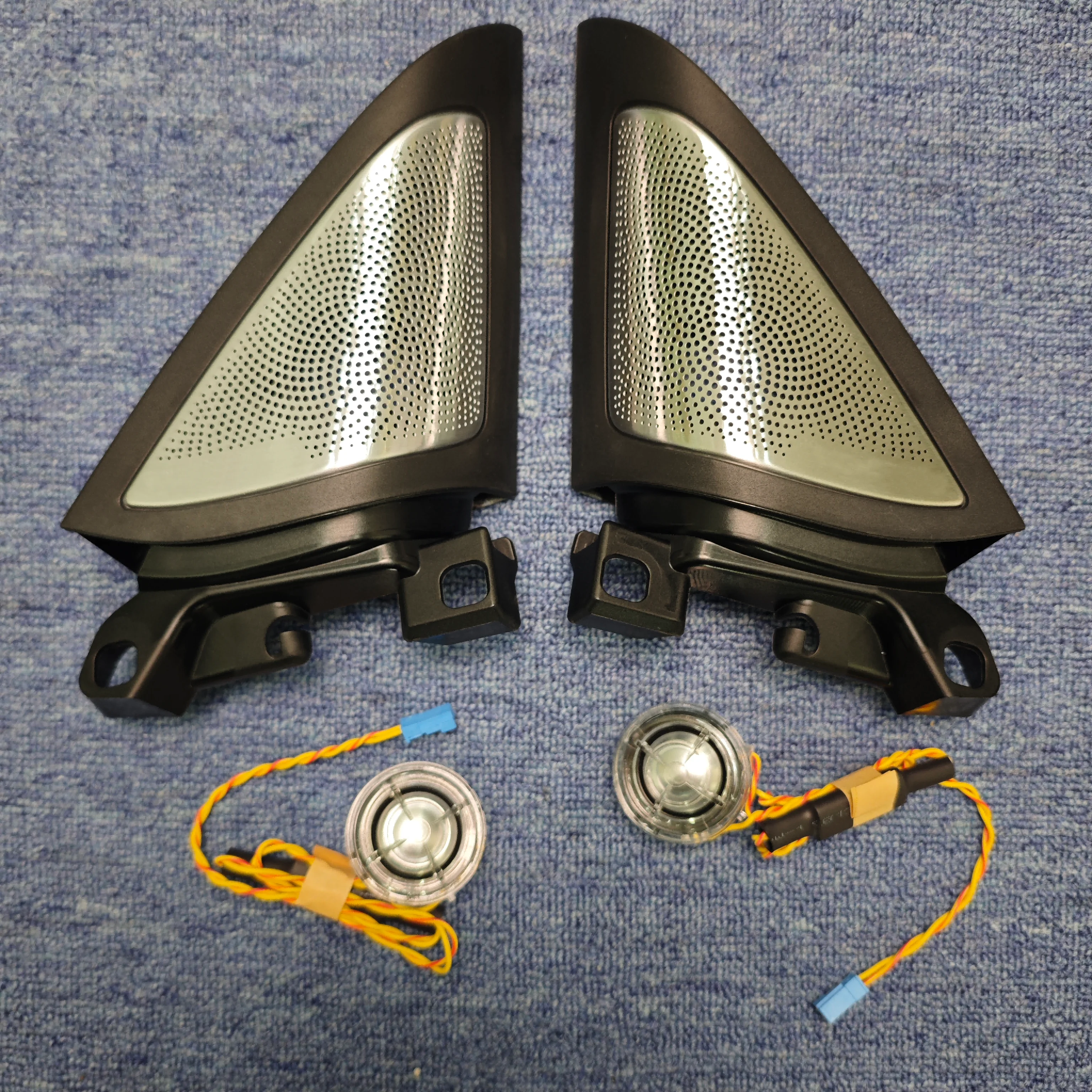 삼각형 도어 실버 메탈 고급 장식 트위터 LED 커버 (BMW G22 G23 G26 G82 차량용) 혼 글로우 오디오 키트 스피커 개조