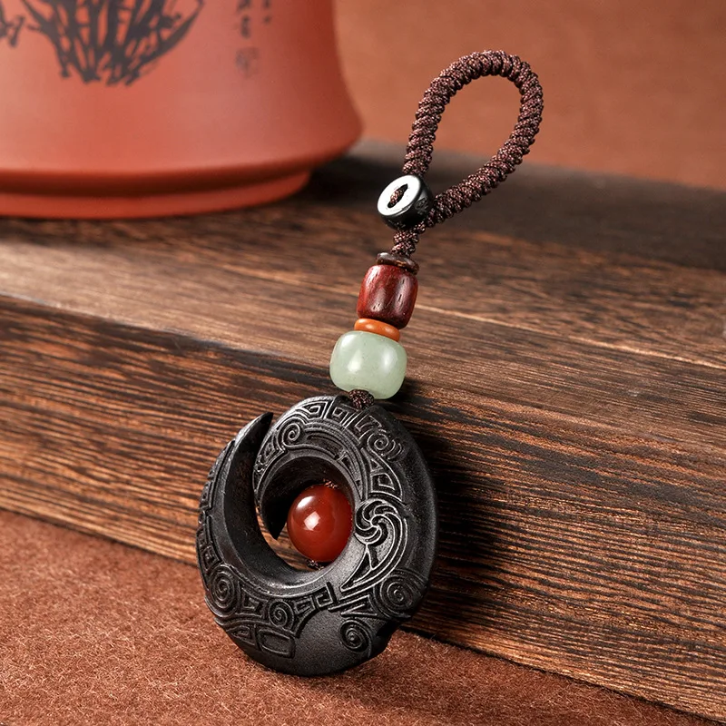 Брелок для ключей из розового дерева |