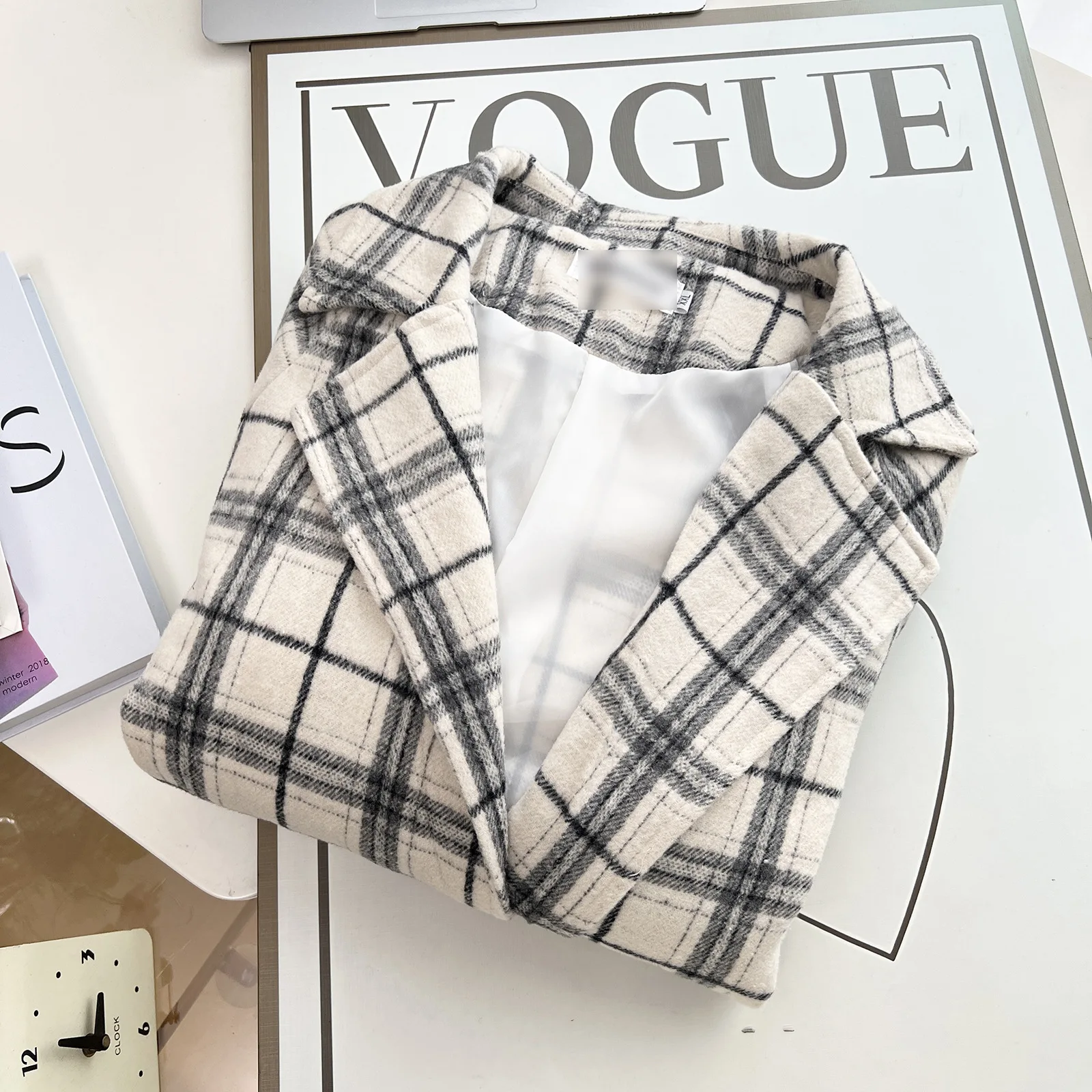 XXXXL Fashion Plus Size Women's Woolen Coat 2025 Autumn/Winter New Stylish And Elegant Long Plaid Belt Overcoat 1741