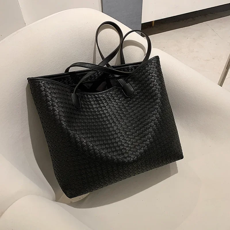 Large Capacity Women's 2024 Summer New Woven Shoulder Portable Solid Color Underarm Tote Bag