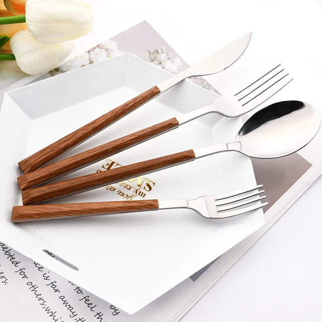 Wood-Handle Cutlery Set 3