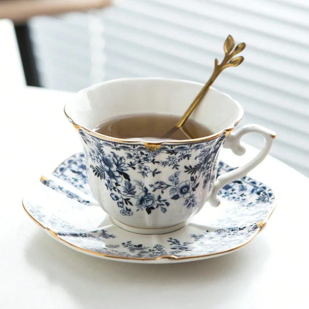 Coffee Cup Saucer Set 200ml Royal Style Ceramic Coffee Cup and Saucer Set Vintage Style Teacup for Home Use Restaurant Afternoon Tea Drinkware Gifts