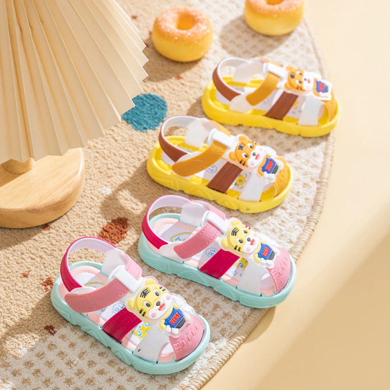 Summer Baby Boys Girls Sandals With Sound Soft Bottom Cure Cartoon Animals Prints Breathable Casual Childrens Call Sandals Shoes