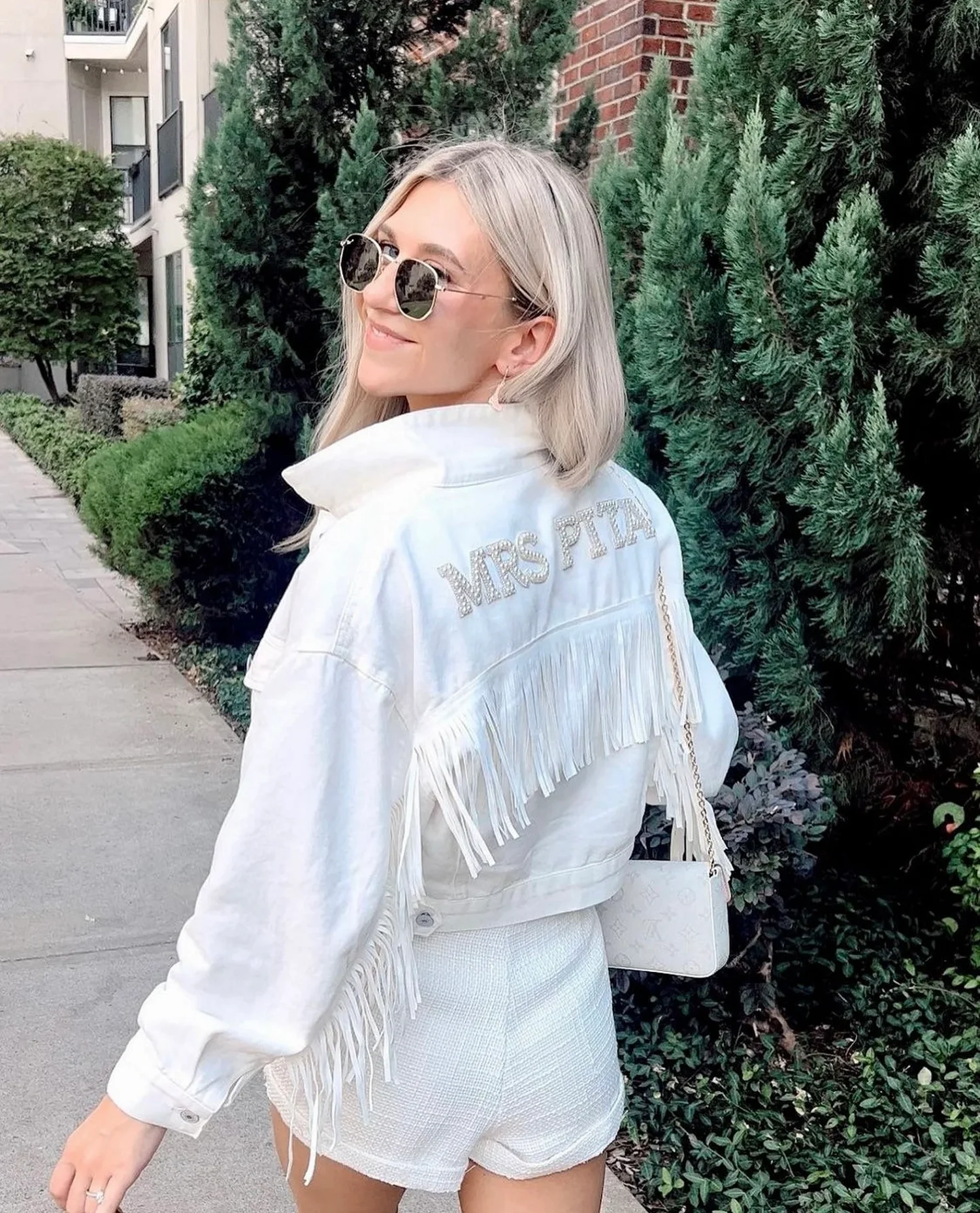 White Fringe Mrs Personalised Pearl Denim Jacket Nashville Bachelorette Party Custom Name Wedding Jackets Wifey Bride Gifts