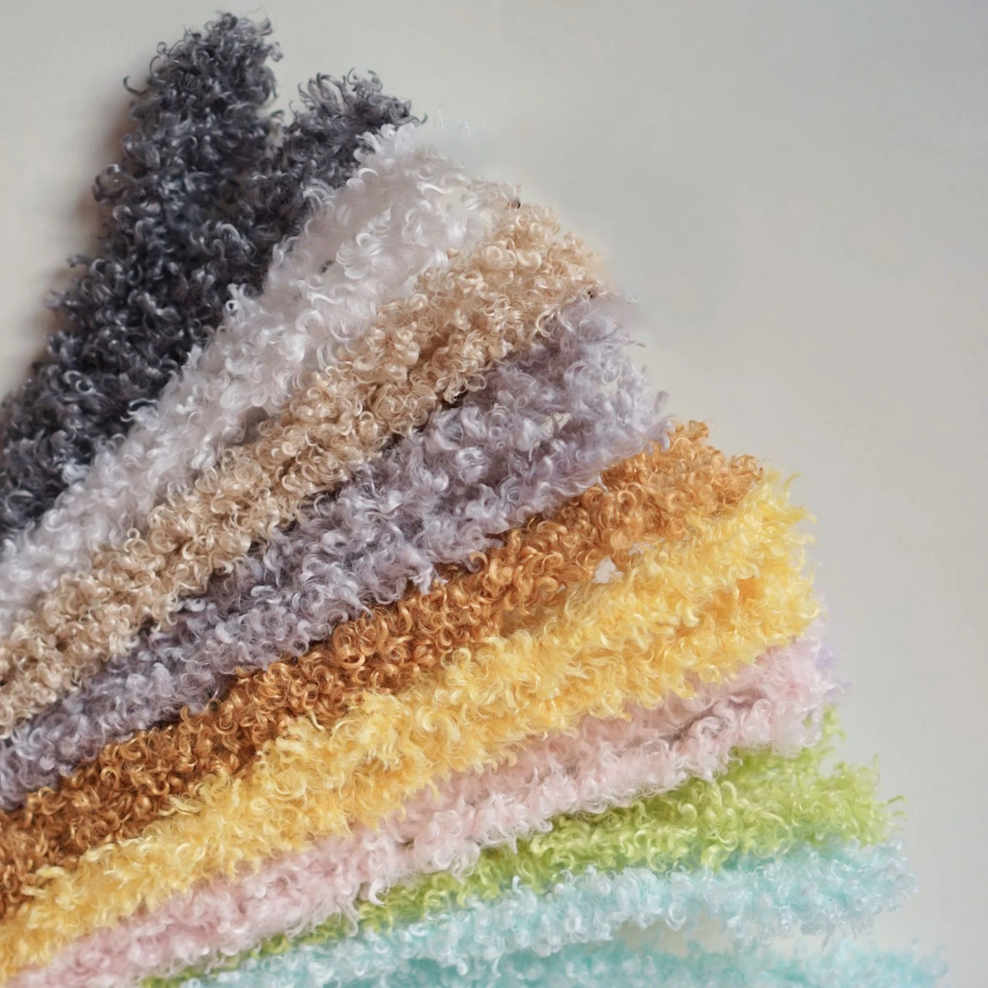 2Pcs Curly Pipe Cleaner Teddy Curly Plush Strip, Plush Fabric Chenille Stems Pipe Cleaners for DIY Creative Arts and Crafts