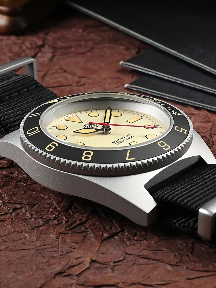 San Martin 40mm Casual Beige Dial Matte Bezel NH35 Men's Watch Field Diving Wrist Clock Mechanical Self Winding C3 Lume SN0123B