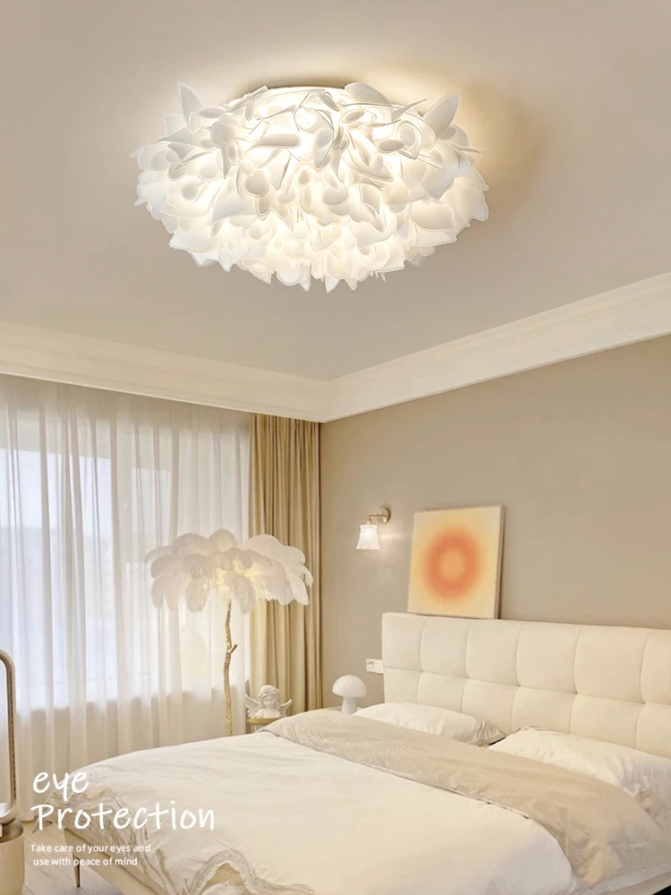 

Italian Lamp Petals Bedroom Light Modern Minimalist Internet Celebrity Ins Style Girls' Art Master Bedroom Chandelier