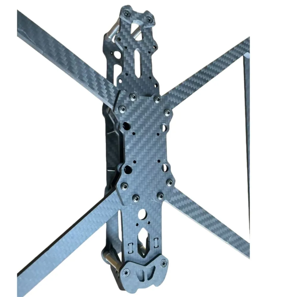 Détail des bras du châssis MARK4 V2 pour drone FPV, renforcés pour une meilleure durabilité.