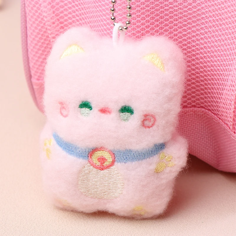 Gato Peluche 28 Cm Con Fresa – Muñeco Suave Y Kawaii – Para Decorar, Abrazar Y Jugar – Regalo Para Niñas Y Adolescentes