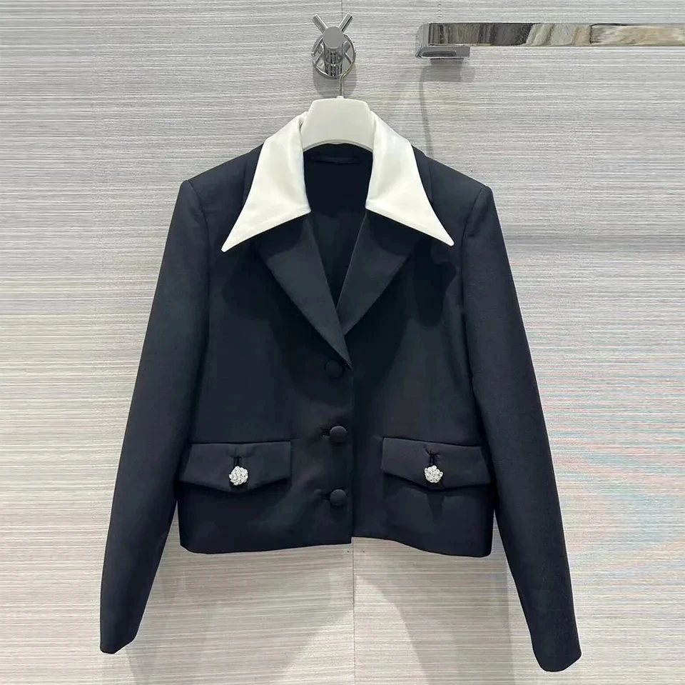 

2024 New Fashion Patchwork Notched Long Sleeve Pockets Diamonds Buttons Black Loose Short Design Blazer Jacket Chic Suit