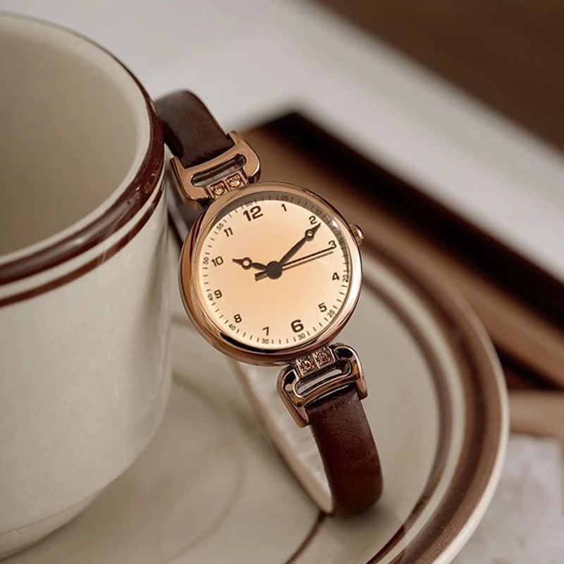 YIKAZE Women Quartz Watch Retro PU Leather Thin Strap Women's Wristwatch Luxury Ladies Dress Watches Fashion Bracelet Watch Gift