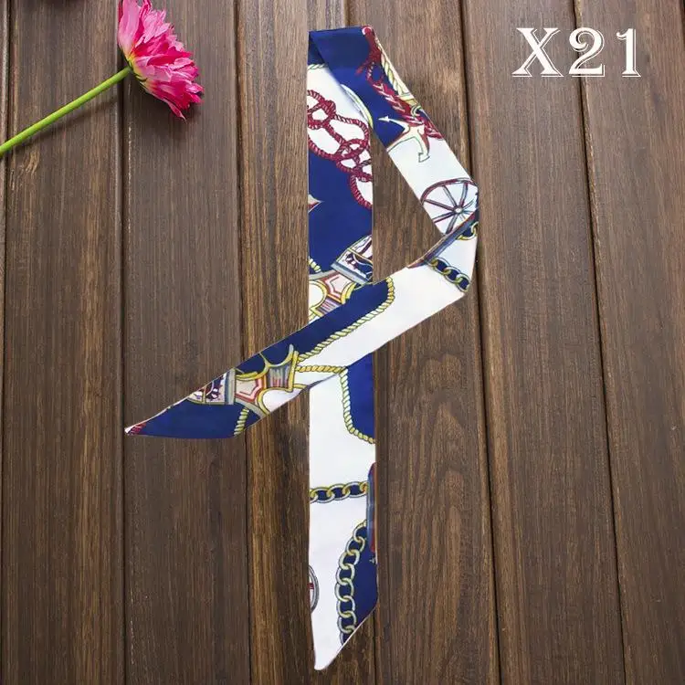 Chic Women's Fashion Accessory: Petite Scarf