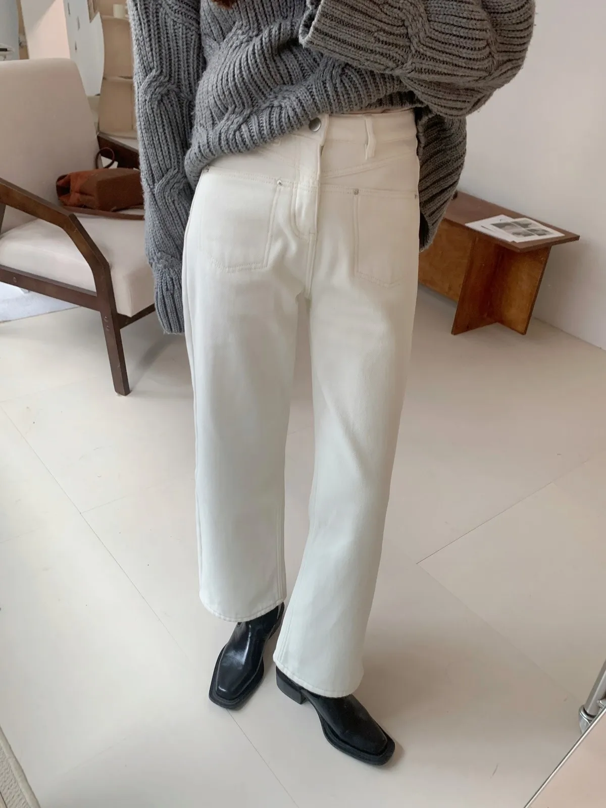 

ZHISILAO New Fashion Beige Straight Jeans Women Vintage Classic Chic Wide Leg Denim Pants Spring 2024