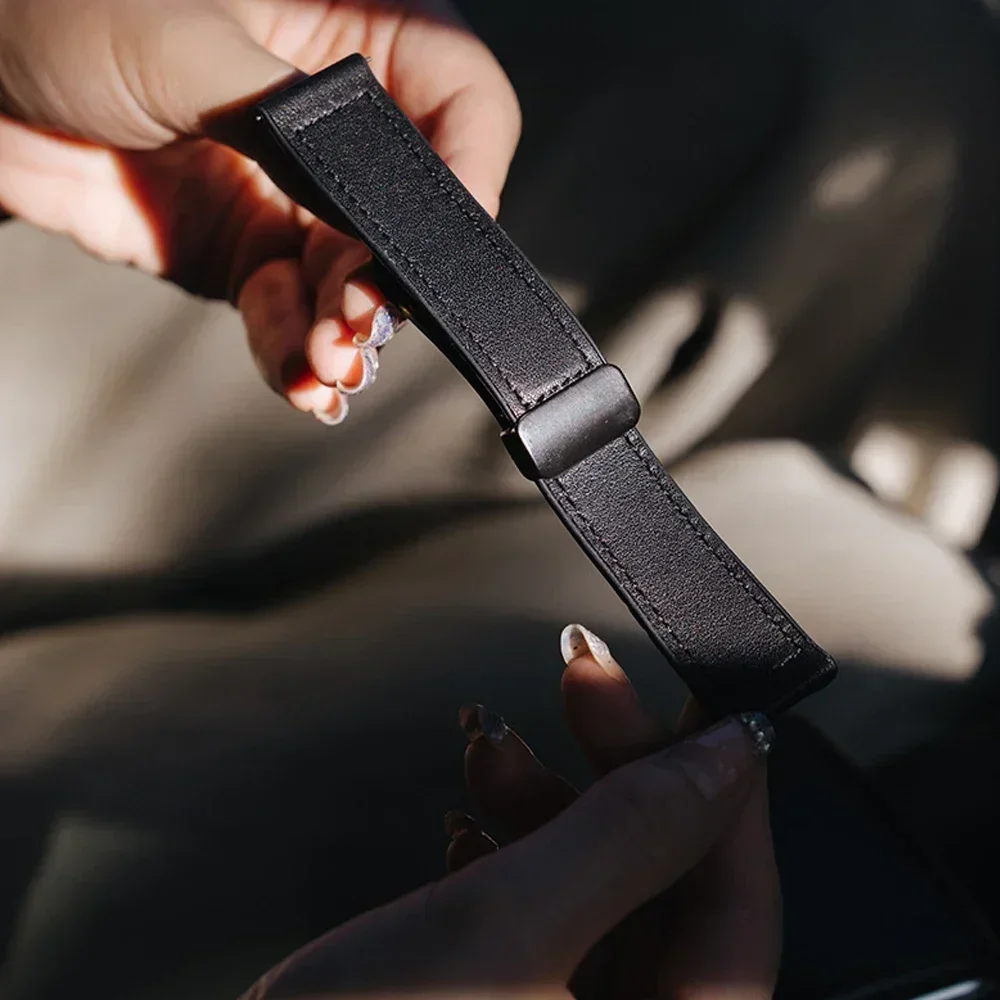 Elegant 22mm Leather-Silicone Hybrid Magnetic Watch Strap Bracelet
