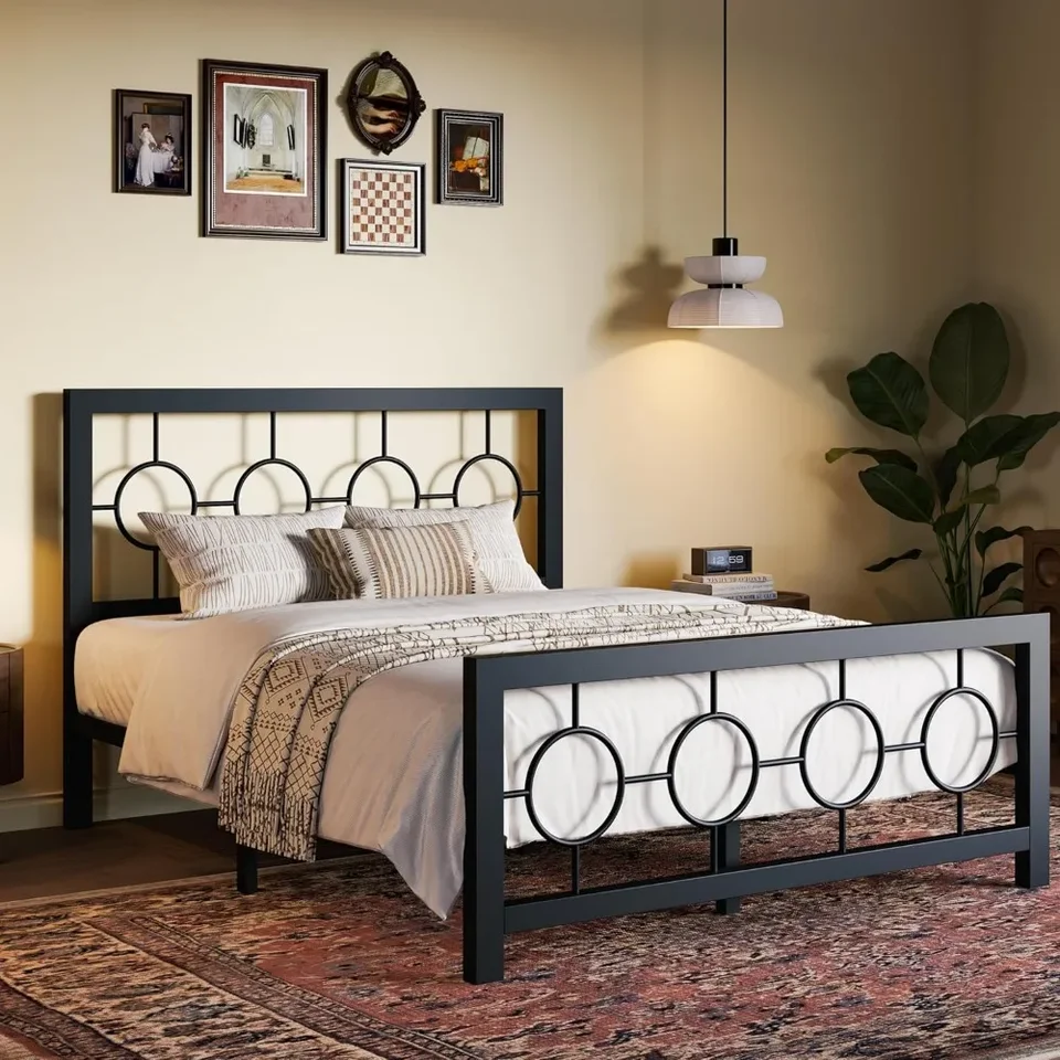 Vintage Circular Design Full Size Bed Frame