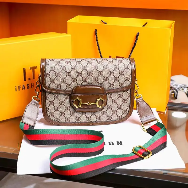 Light Luxury Crossbody Shoulder Bag, High-end Feeling Bag, Women's New Vintage Saddle Bag