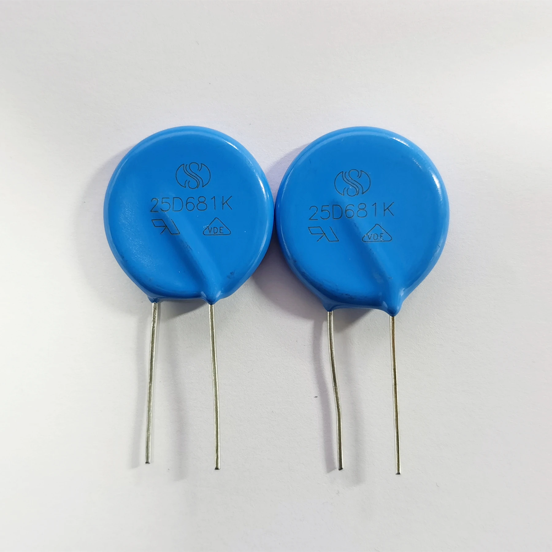 

Varistor 25D471K 25D561K 25D681K Surge protective device Metal Oxide Varistors Voltage Dependent Resistor