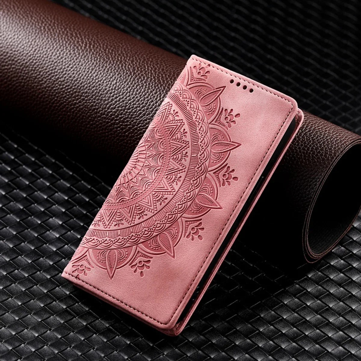 thumbnail image 1 of Funda tipo billetera con tótem en relieve y ranuras para tarjetas para iPhone 16, 15, 14, 13, 12, 11 Pro Max, 13 Pro, X, XR, 7, 8 Plus, funda de cuero con tapa magnética, 1 of 5