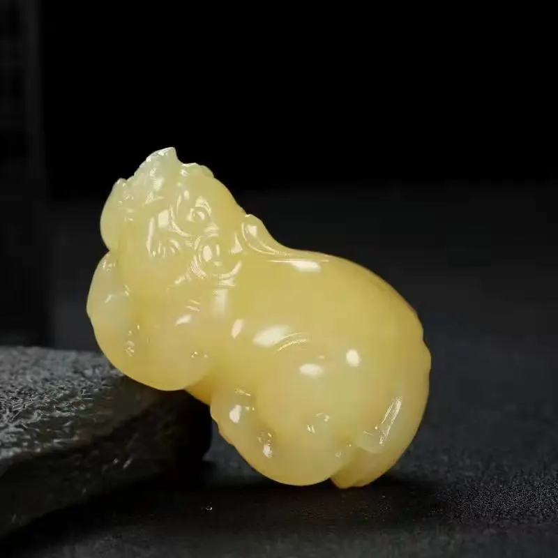 Chinese Sacred Animal Pixiu Ancient Handcarved Pendant Jewelry Exquisite Perfect Necklace Huanglong Jade