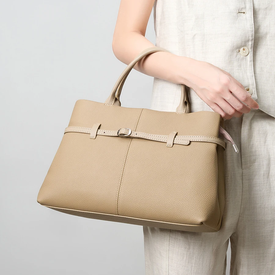 Elegant Women's Large-Capacity Luxury Tote and Shoulder Bag in Premium Cowhide