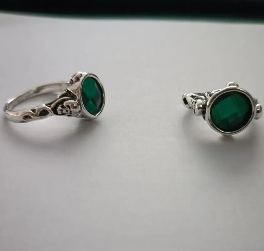 Pirates l'homme des caraïbes accessoire bague de mort capitaine