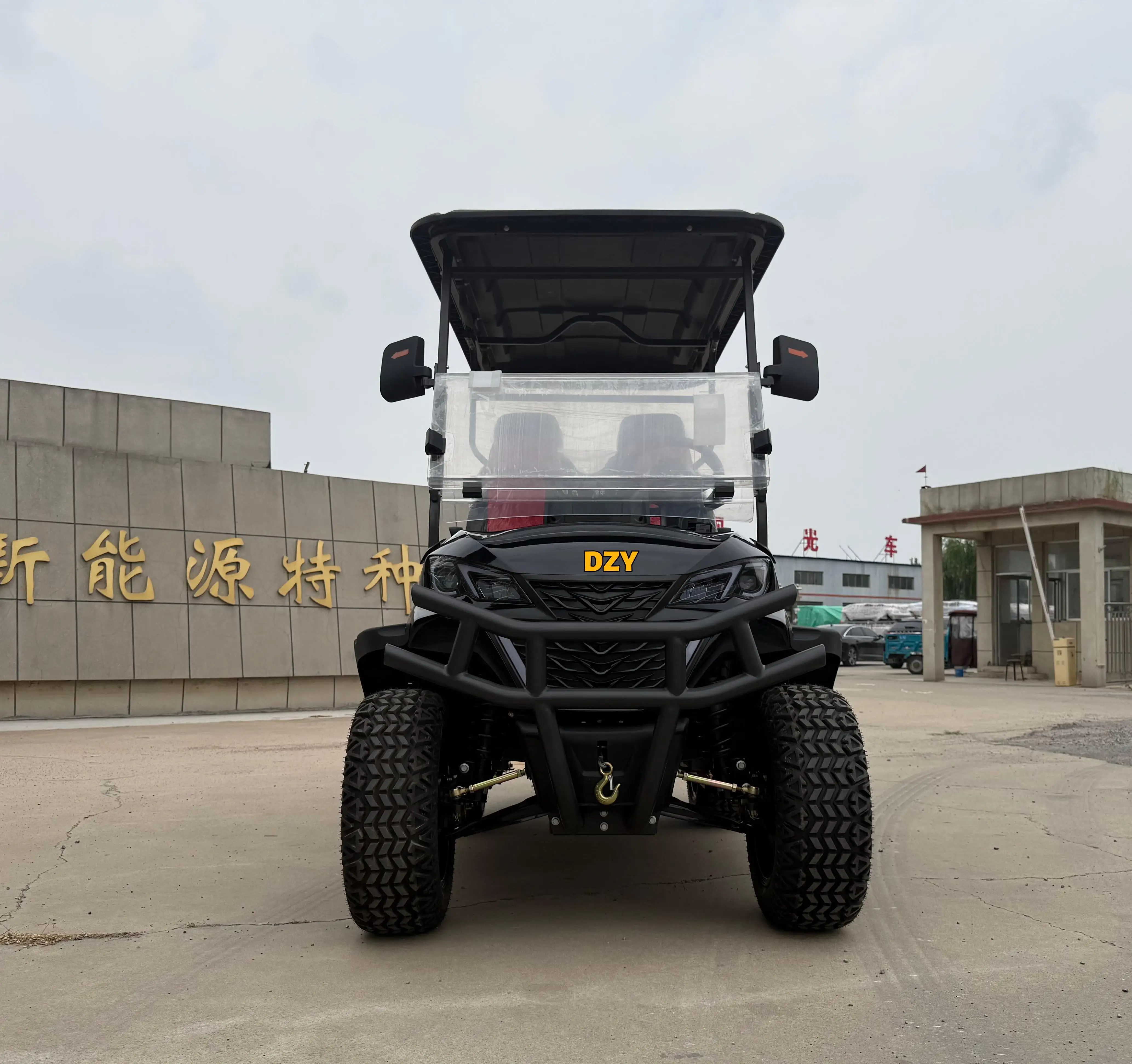 2026년 중국 공장 도매 최신 모델 48V/60V/72V 납산/리튬 배터리 전기 골프 카트 78인승 90km 주행거리 태양광