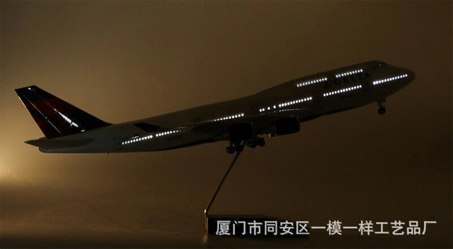 Scala 1/150 47Cm Delta Airplane Commercial Passanger Plane Led Voice Light Modello Aereo Giocattoli Per Bambini Da Collezione