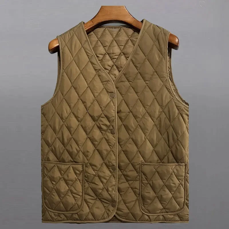 Light khaki [small plaid vest]]
