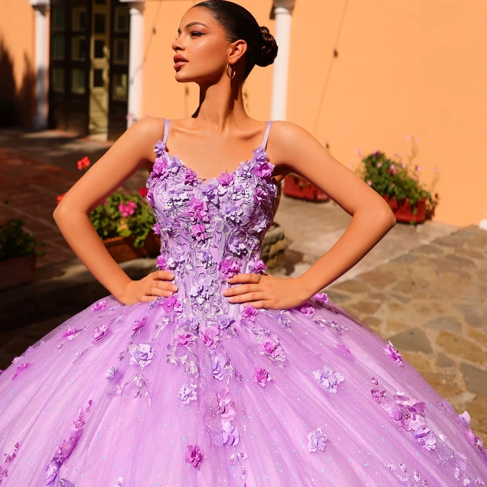 Рисунок 3 - Бальное платье с фиолетовыми блестками и жемчугом