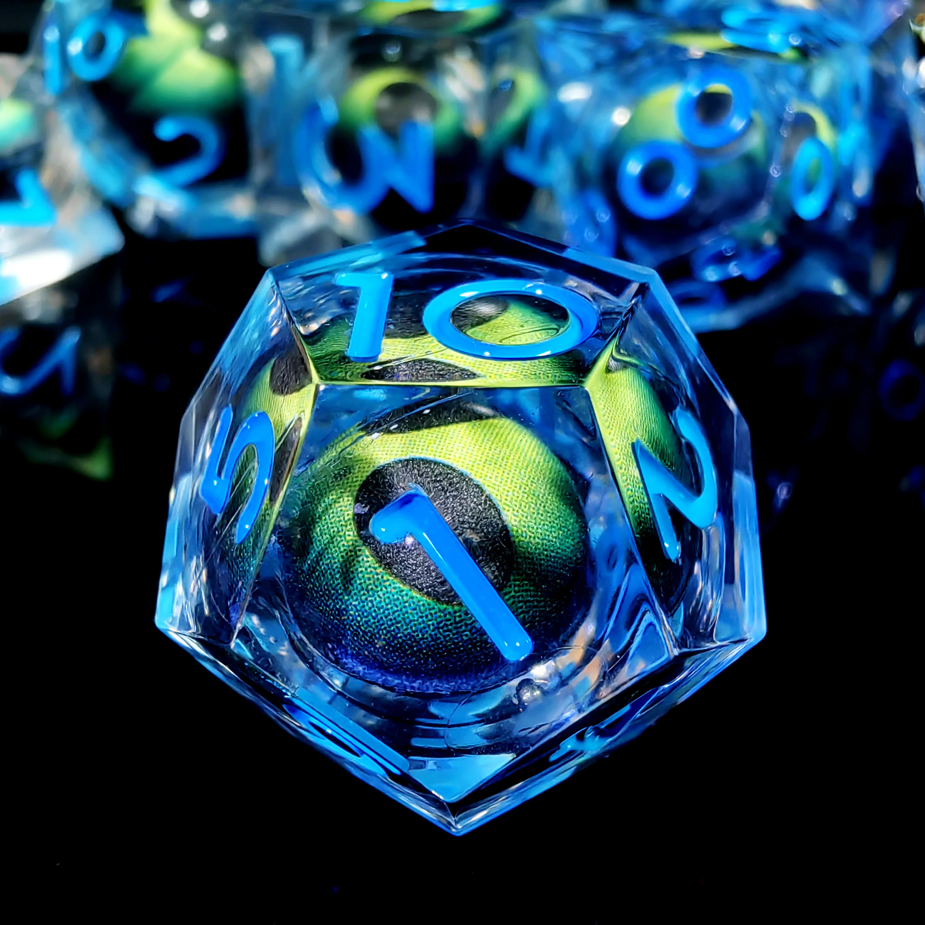 DnD Resin Dice Set with Spinning Dragon Eye Core, Blue Transparent Polyhedral Dice for Dungeons & Dragons, Tabletop RPG Games