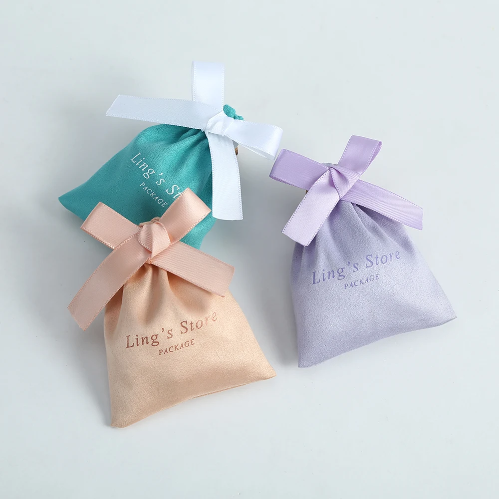 100 Stück Personalisierte Weiße Samt-Geschenktüten mit Schleife und Logo für Babyparty, Klassenzimmer, Geschenke, Aufbewahrung und Süßigkeiten – Detail 10