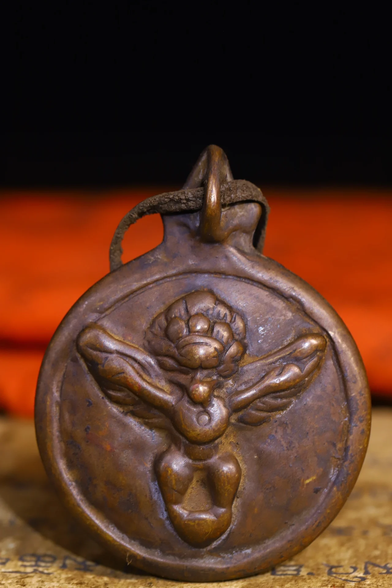 

3"Tibet Temple Collection Old Bronze supanna Garuda Dhwaja Buddha Statue Eight Trigrams Pendant Amulet Dharma Town house