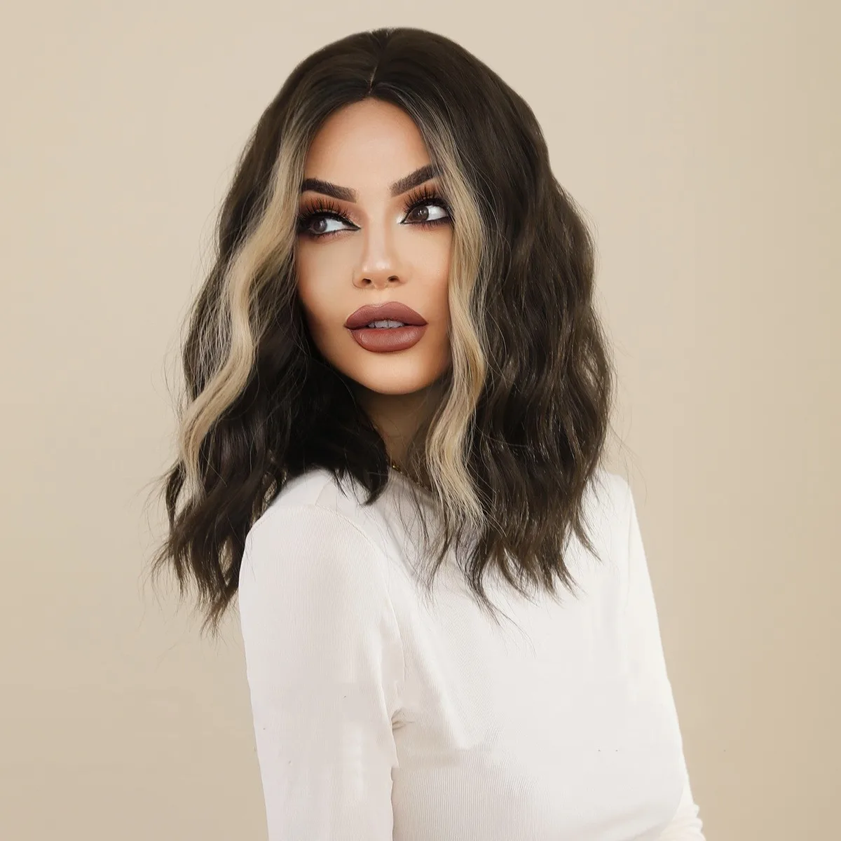

Wig Short Hair Women's Full Head Set Wig Split Mid length Curly Hair Beige Highlighted Dye