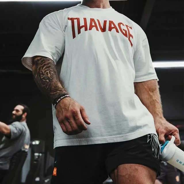 피트니스 Thavage 셔츠는 남성을 위한 러닝 스포츠나 보디빌딩 운동에 적합한 오버사이즈 티셔츠입니다.