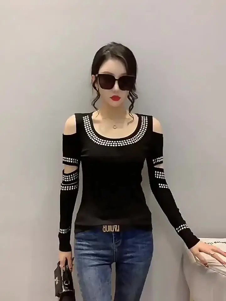 7936 T-shirt nera con spalle scoperte da donna O-Collo punk