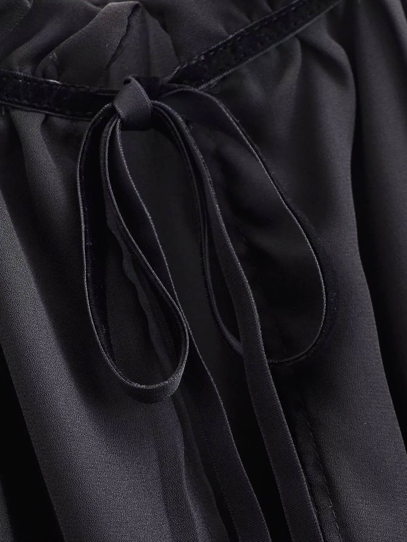 Women Spring Autumn Fashion O-Neck Blouse Female Long Sleeves Bow Lace-Up Pleated Decoration Shirt Lady Slim Loose Black Blouse