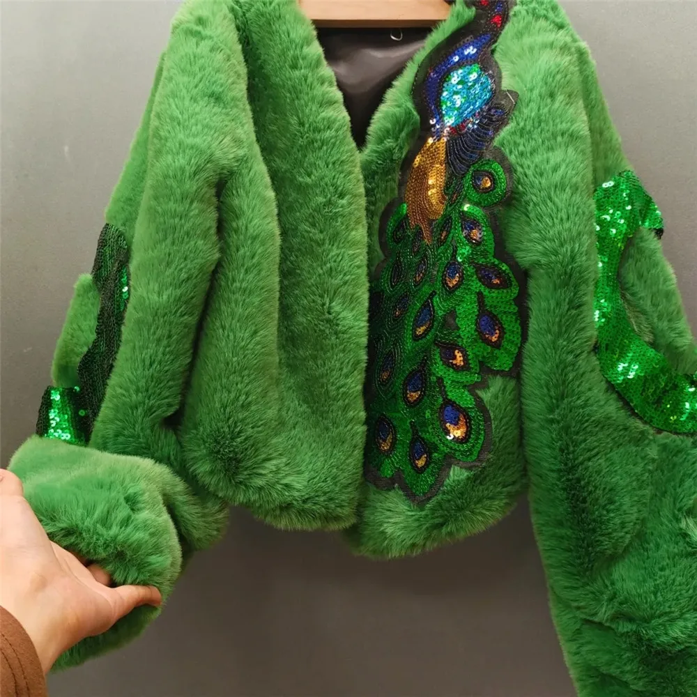 

Woman ClothingtrendWinter 2024 New Peacock Green Rabbit Hair Women'S Fashion Short Clip Cotton Thickened Coat Top
