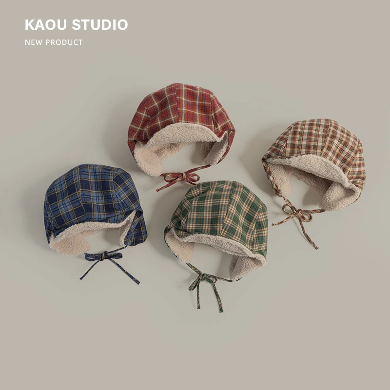 Retro Britische Kontrastfarbe Plaid Gehörschutz Herren Mütze Winter Lässig Warm Mode Vielseitige Samt Bomber Hüte für Frauen – Detail 3
