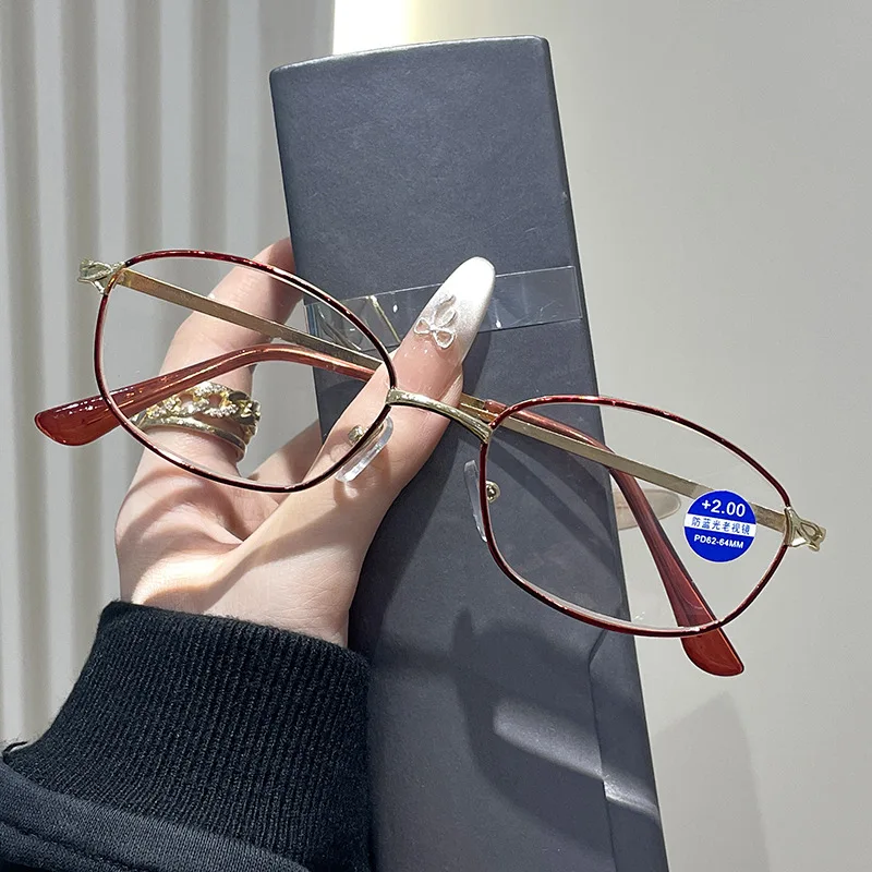 Modische Damen-Lesebrille, Anti-Blaulicht-Presbyopie-Brille, Presbyopie-Brille für ältere Menschen, rote Brille mit Metallrahmen – Detail 1