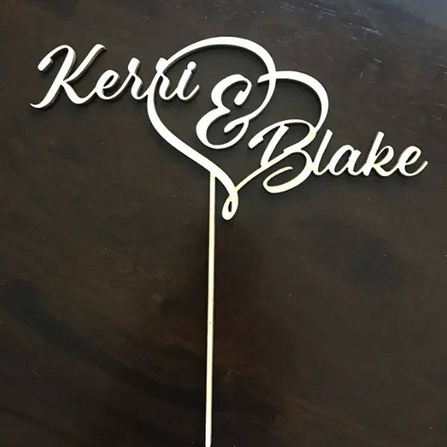 맞춤형 나무 하트 케이크 토퍼: 특별한 날을 위해 독특하고 아름답게 장식하세요