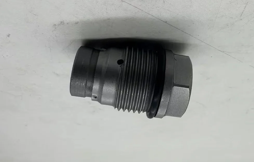 NEW High Quality 1110010009 Common Rail Pressure Limiting Valve For Volvoo Ivecoo M-AN Truck & Bus 3588337,1 110 010 009