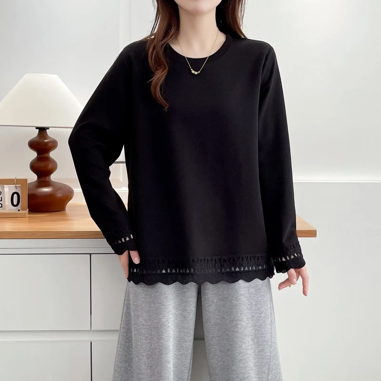 XXXXL Fashion Plus Size Women's T-Shirt 2025 Autumn New Simple Lace Patchwork Cutout Long Sleeved Top 2512