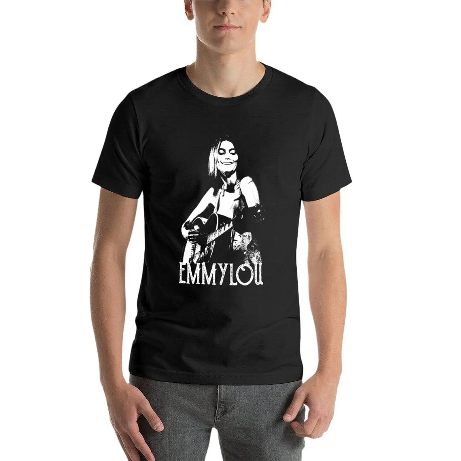 Рисунок 4 - Футболка Emmylou с трафаретом Мужская