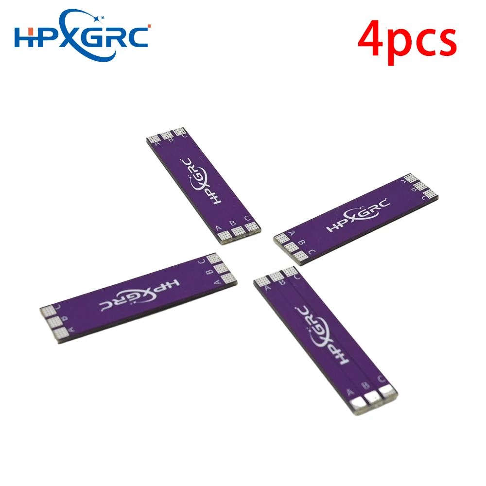 Carte HawkSpeed installée sur un drone FPV avec les câbles d'alimentation branchés sur les ESC