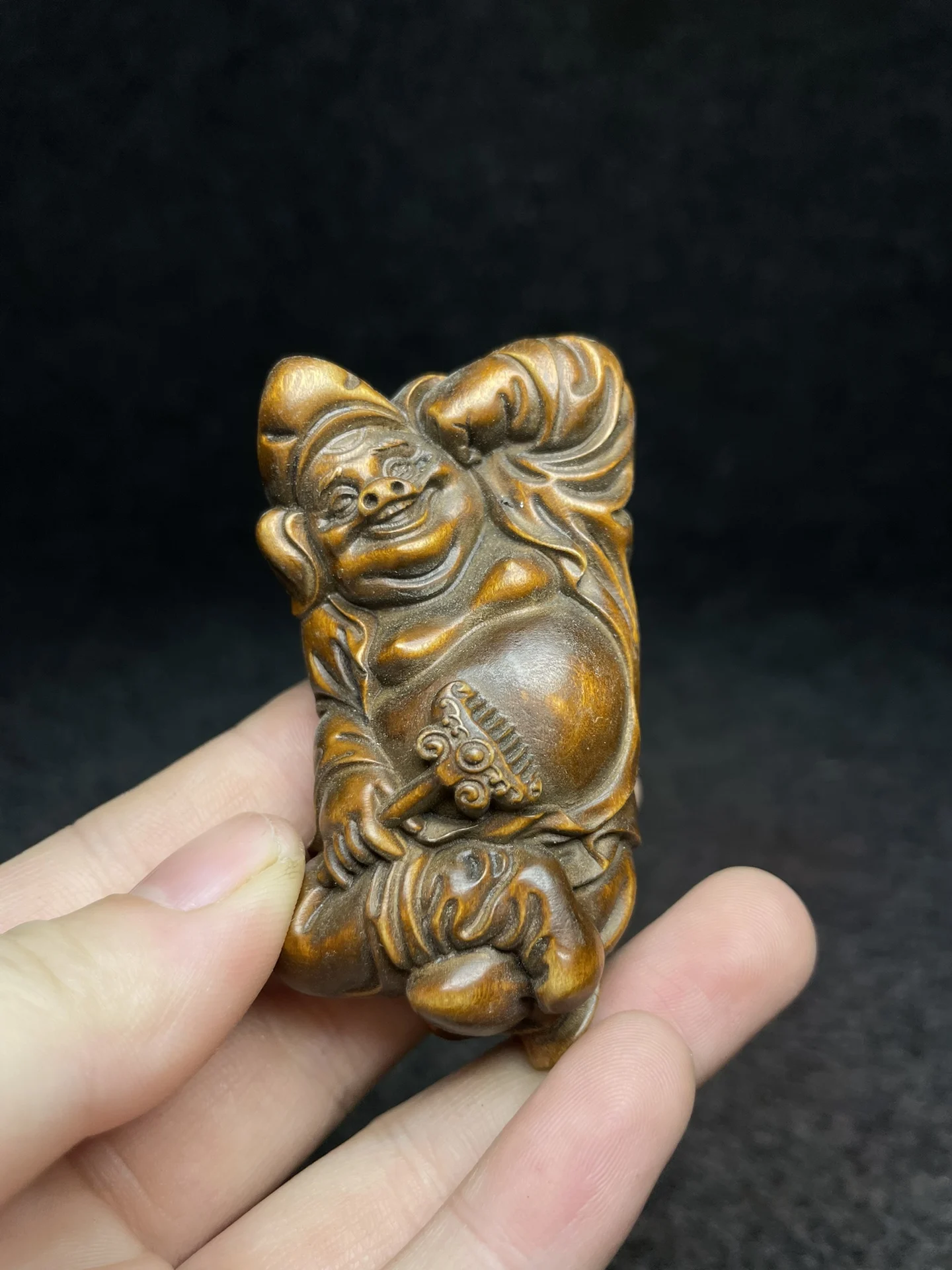 

Huangyang Wood Carved Plastic Ornaments Suitable for Decorative Collection Have a Beautiful Appearance