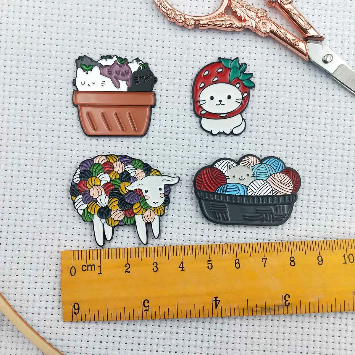 Needle Minder Magnetic Needle Nanny, Cute Sheep / Cat Cross Stitch Embroidery Needlework Accessories, Needle Holders Needle Art - 2