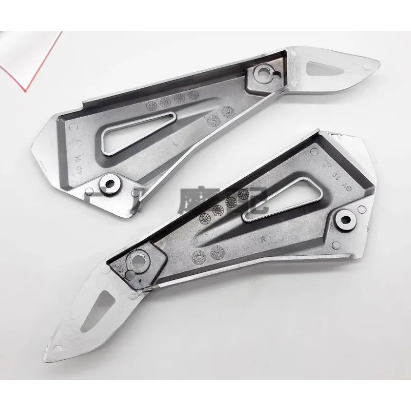 Motorcycle Rear Pedal Aluminum Triangle Board Footrest Bracket car accessories motorcycle footrests for Suzuki EN125 EN125-2A HJ125-7A EN 125 125cc