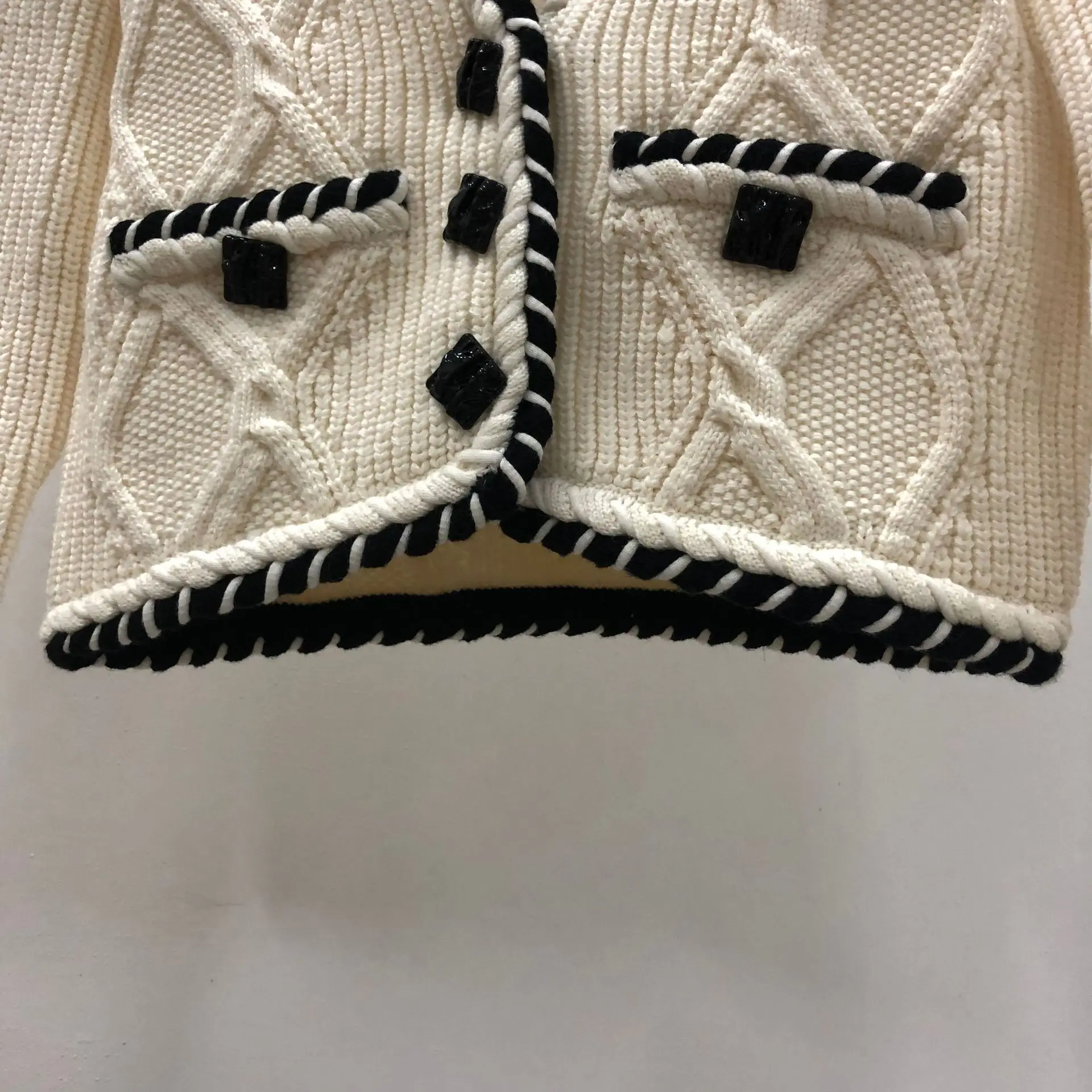 

Women Sweater Argyle Single Breasted V-Neck Long Sleeve Fall Winter Knitted Cardigan Coat